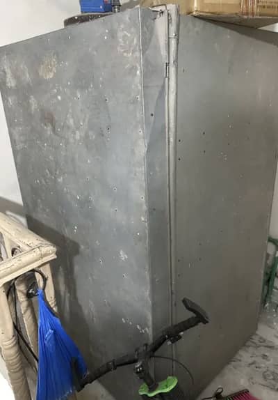 Kamro ya saman k liye Iron Storage