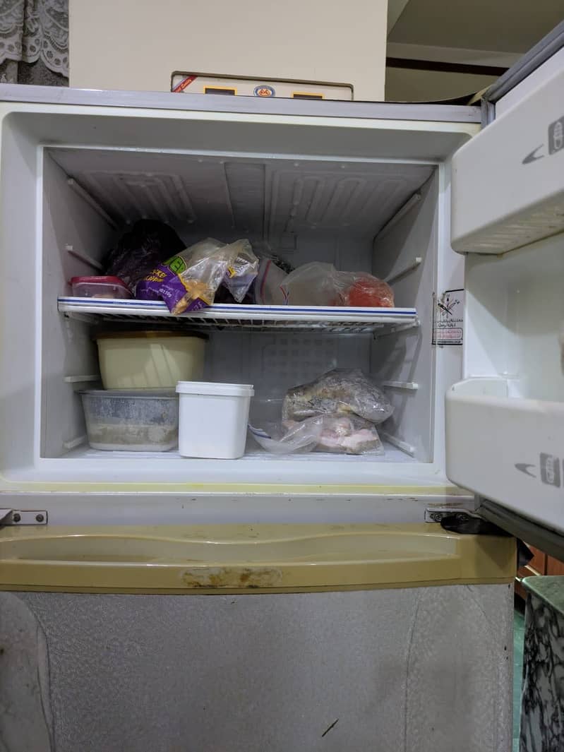 Dawlance Refrigerator including stabilizer 4