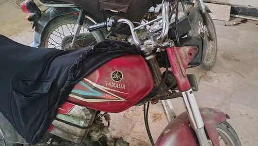 Yamaha janoon 4