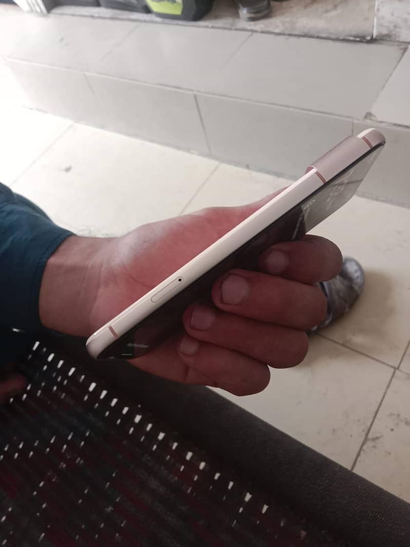 Google Pixel 8 2