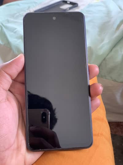 Infinix Hot 40i.       Storge 8+8/128