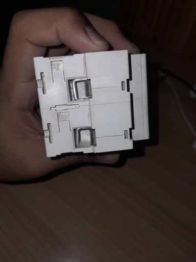 schneider c125A DC breaker