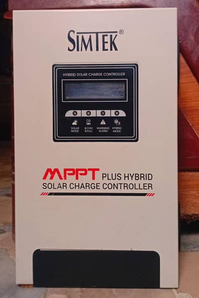 Simtek MPPT Plus Hybrid Solar Controller 100Amp - Outstand Condition