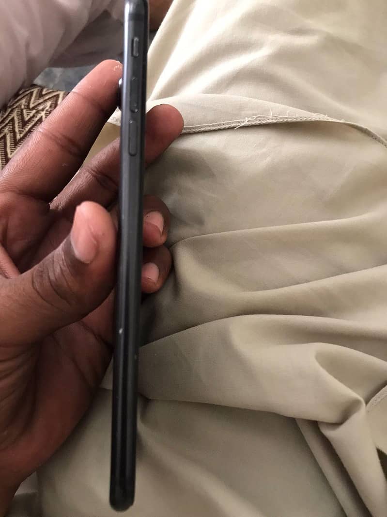 Apple iPhone 7 Plus 1