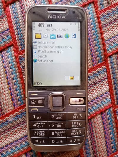 Nokia E52