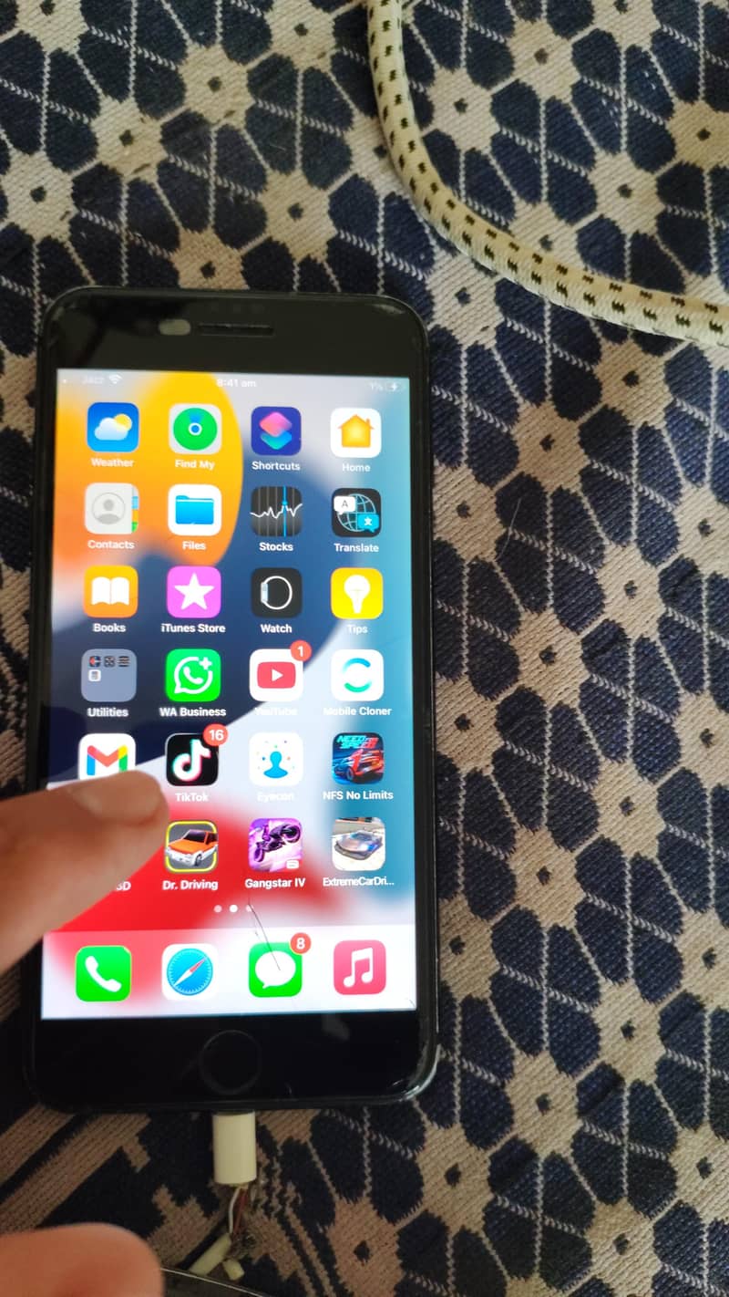 Apple iPhone 7 plus 4