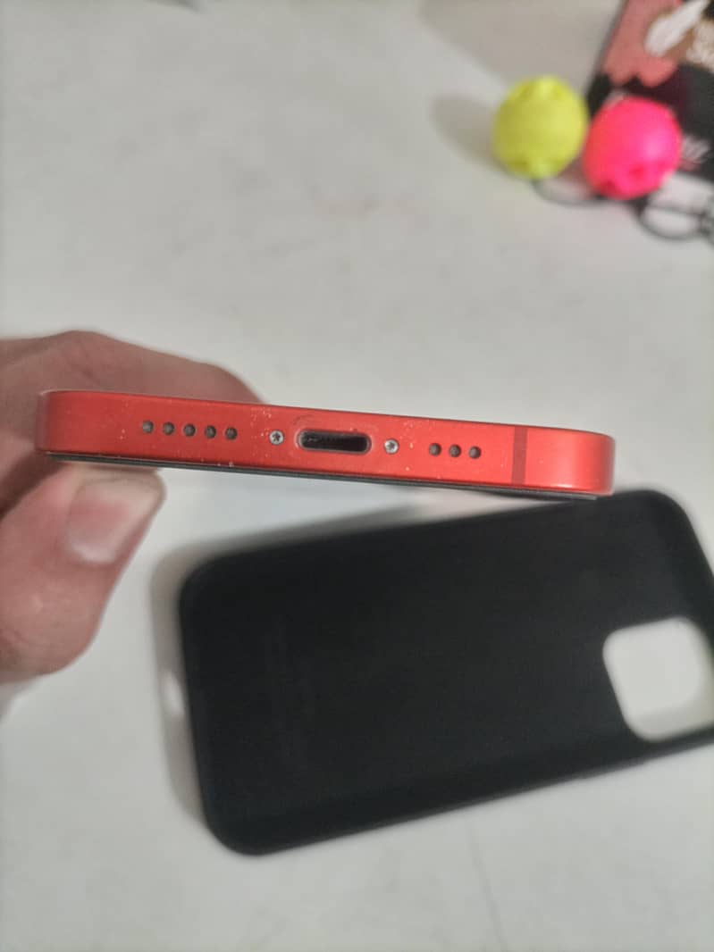 Apple iPhone 12 4