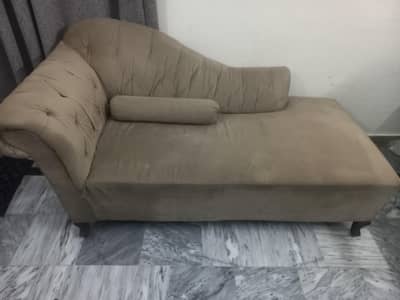 Dewan sofa