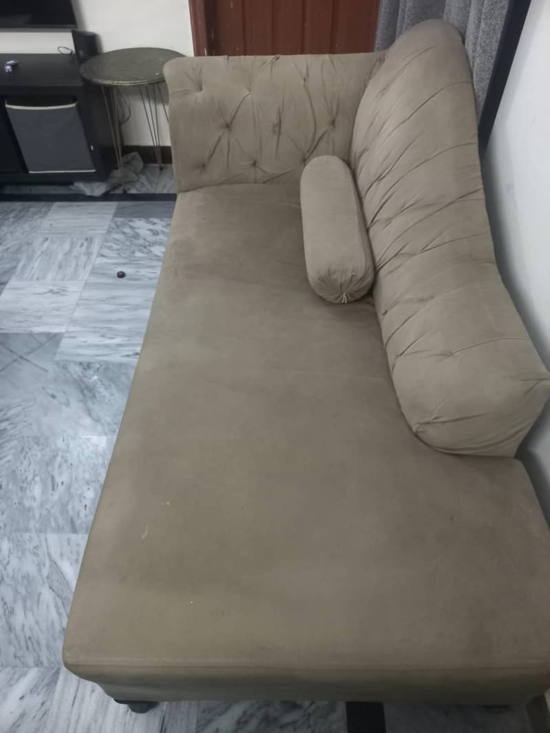 Dewan sofa 1