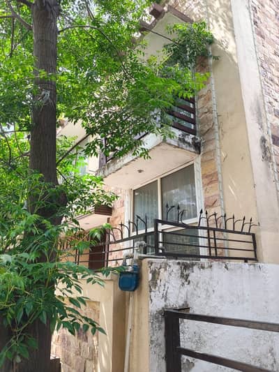25x40 proper corner Double Story House extra land sun face for rent