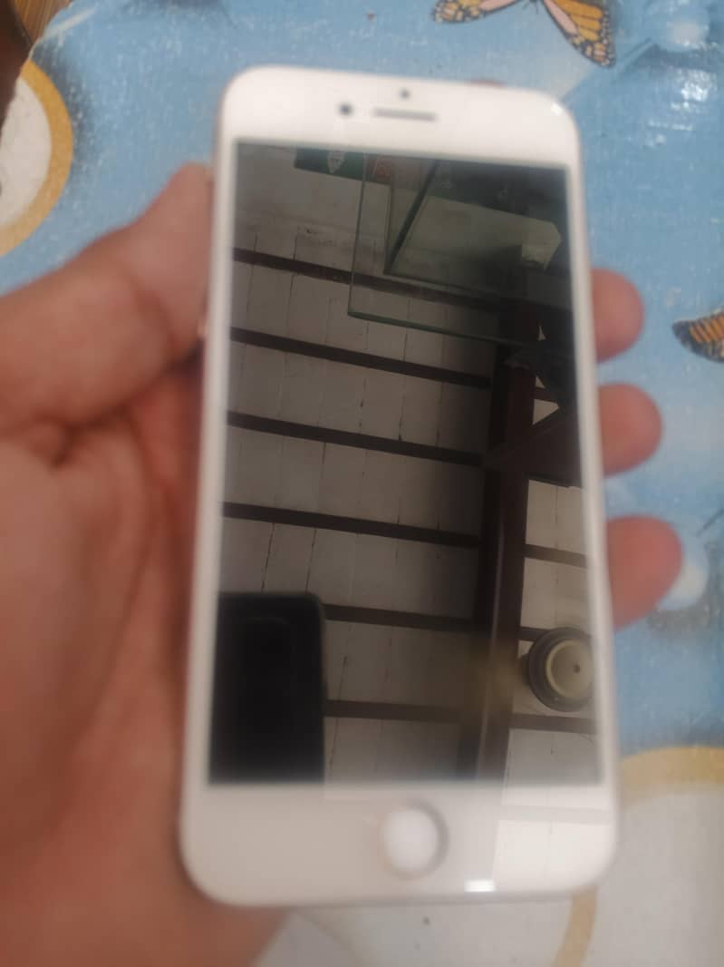 Apple iPhone 8 4