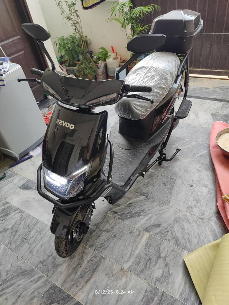 Revoo C32 2