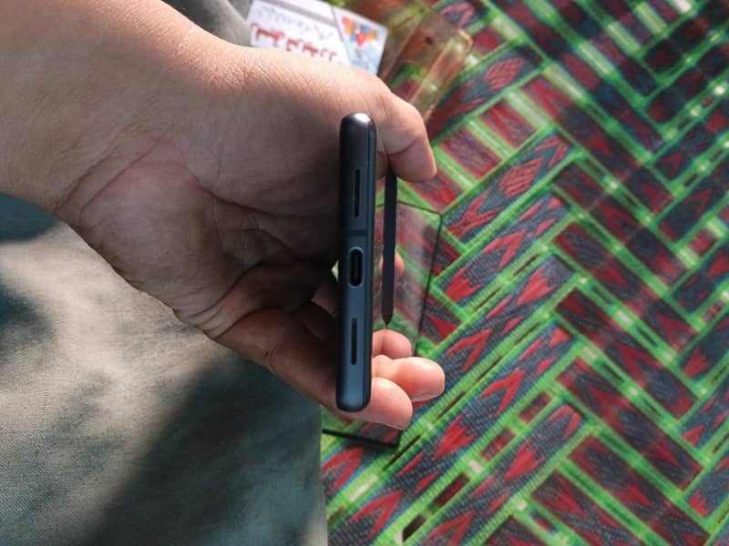 Google Pixel 7 4