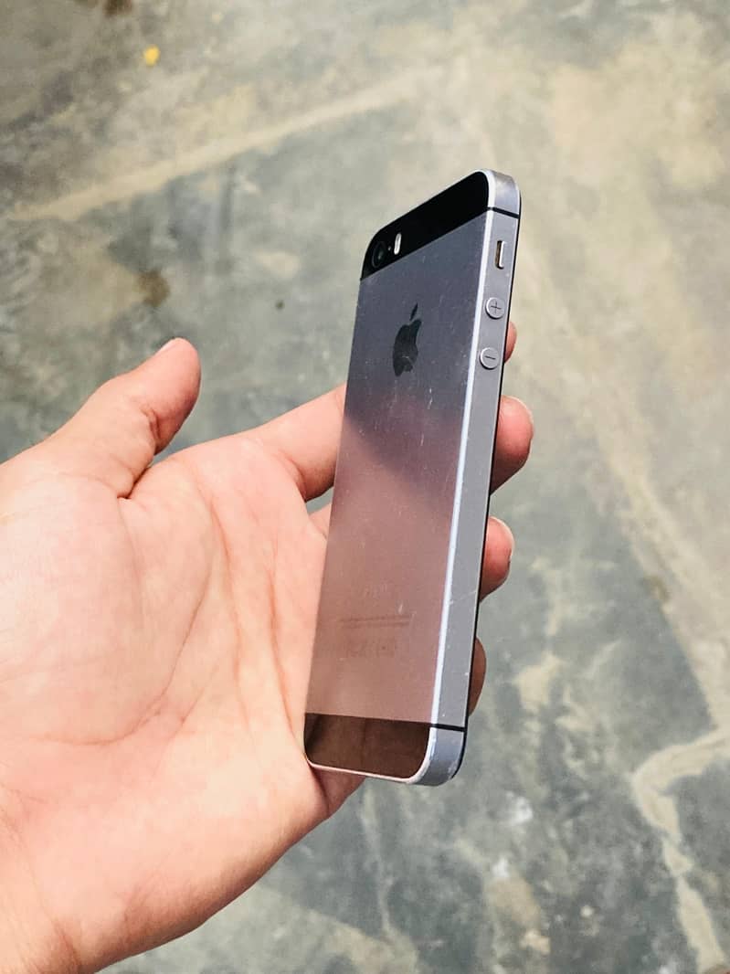 Apple iPhone 5s 3