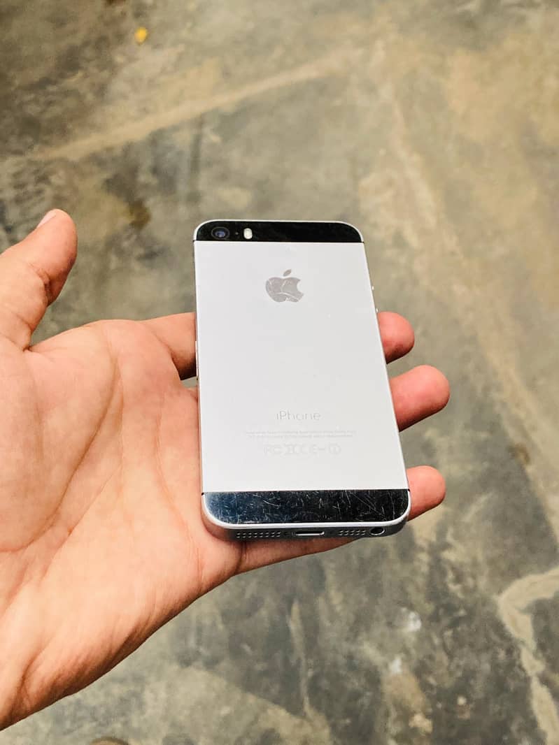 Apple iPhone 5s 4