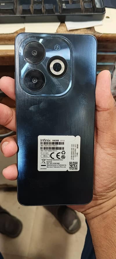 Hot 8 Pro 4/128 gb with original box and charger