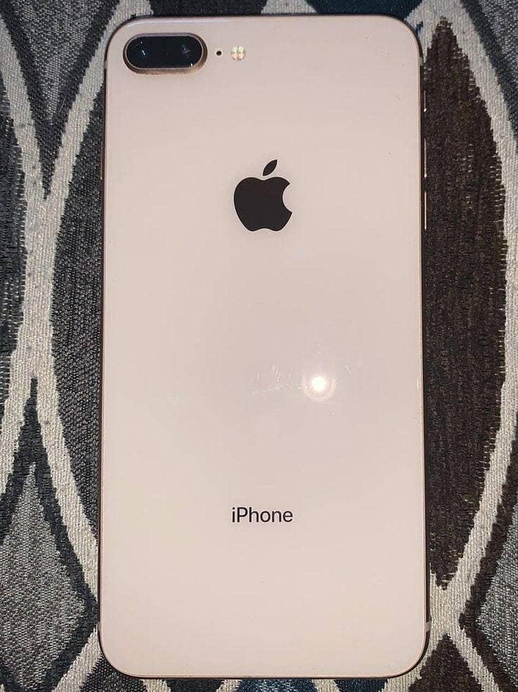 Apple iPhone 8 Plus 1