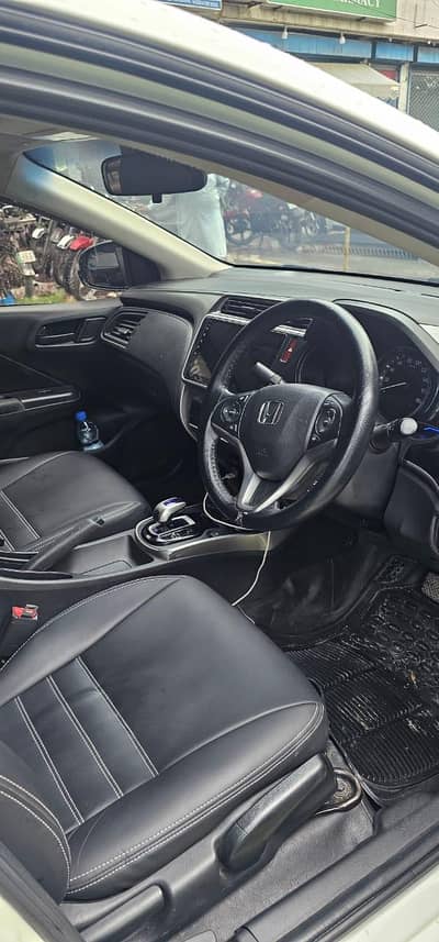 Honda Grace Hybrid 2015