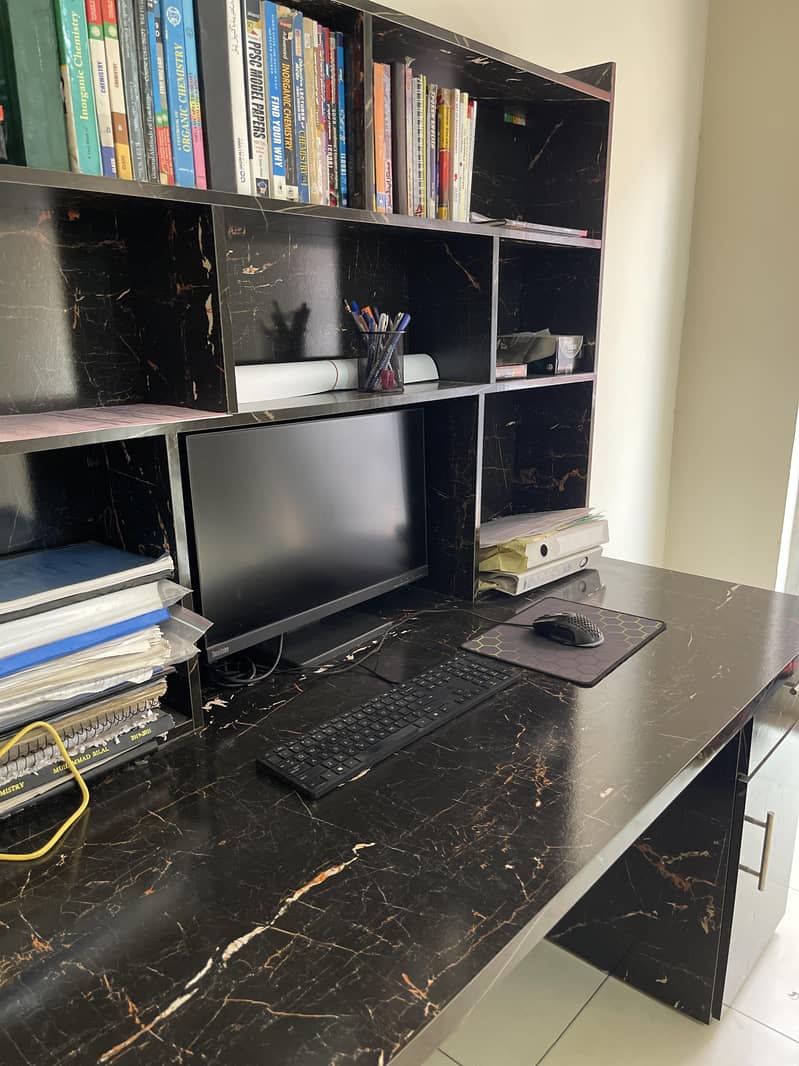 Computer/Study Table with Detachable Bookshelf – Like New 1