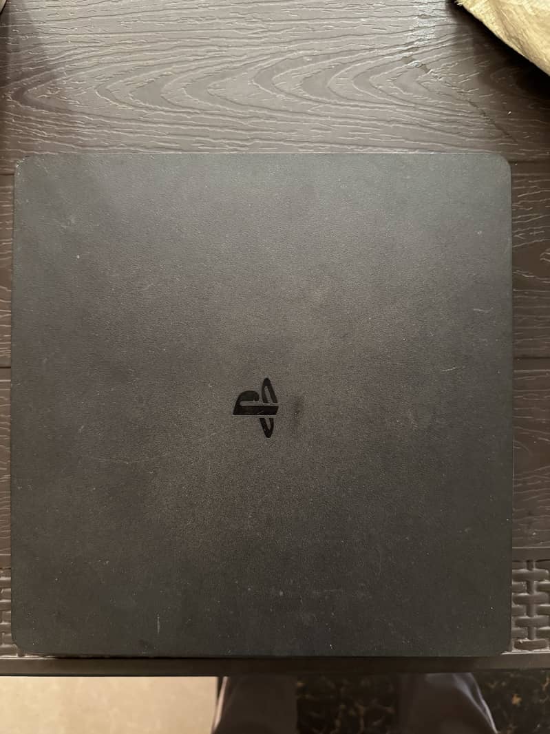 Ps4 slim 2