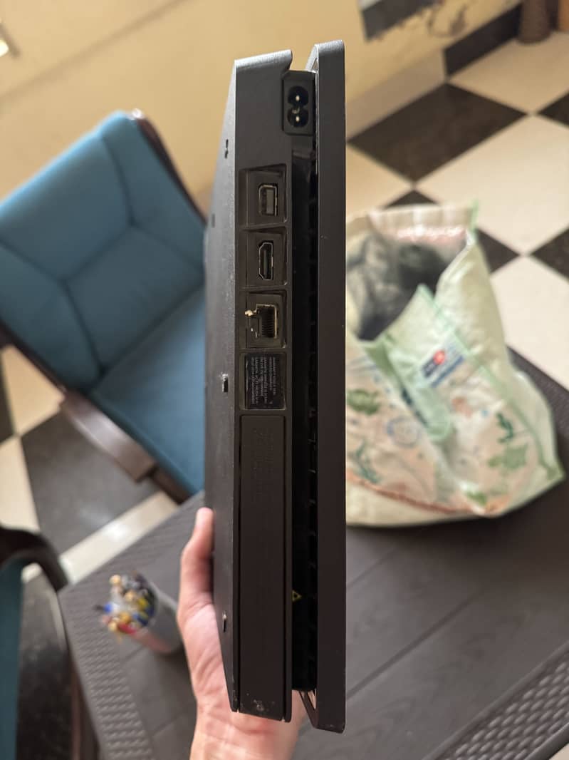 Ps4 slim 4