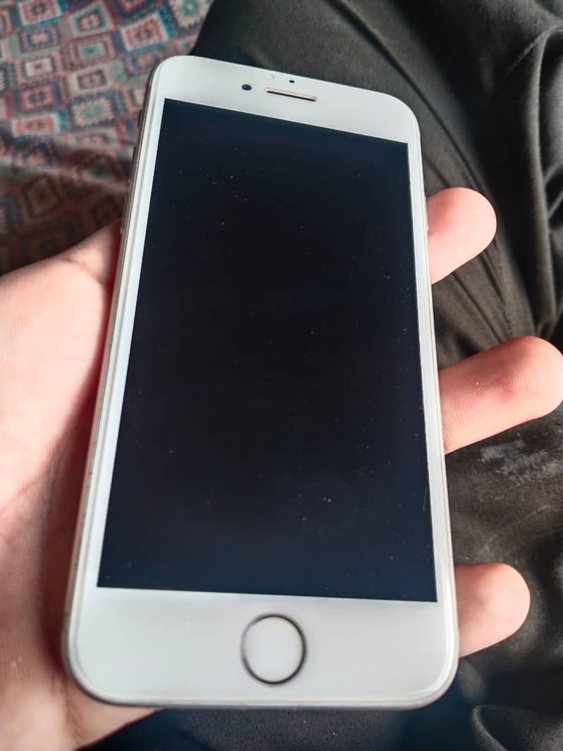 Apple iPhone 7 1