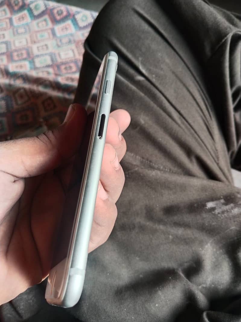 Apple iPhone 7 5