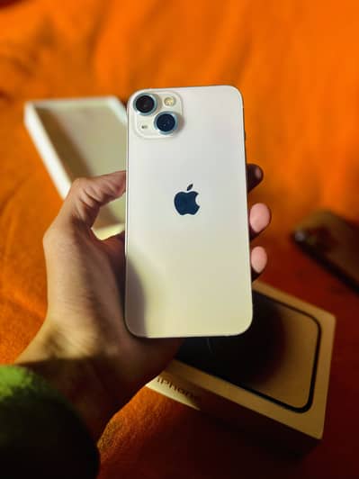 Apple iPhone 13