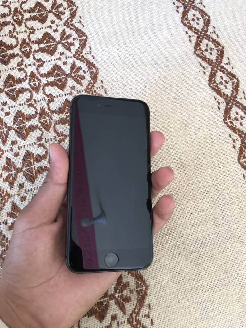 Apple iPhone 8 1