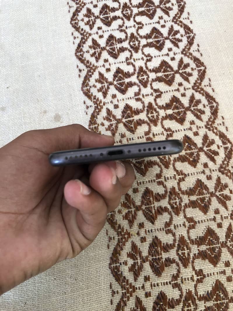 Apple iPhone 8 4