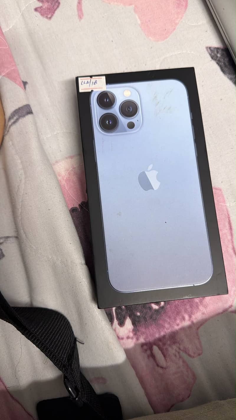 Apple iPhone 13 Pro Max 0