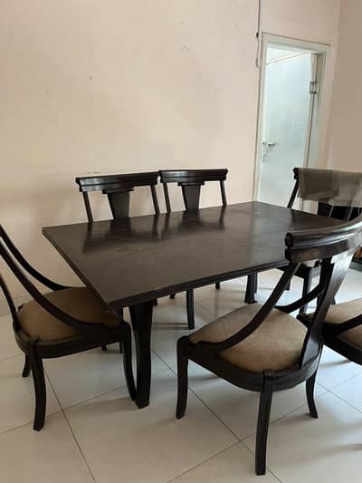 Dining Table + 6 chairs
