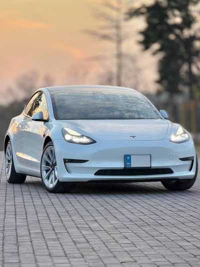 Tesla Model 3 2022