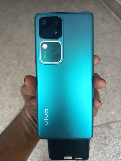 Vivo V30