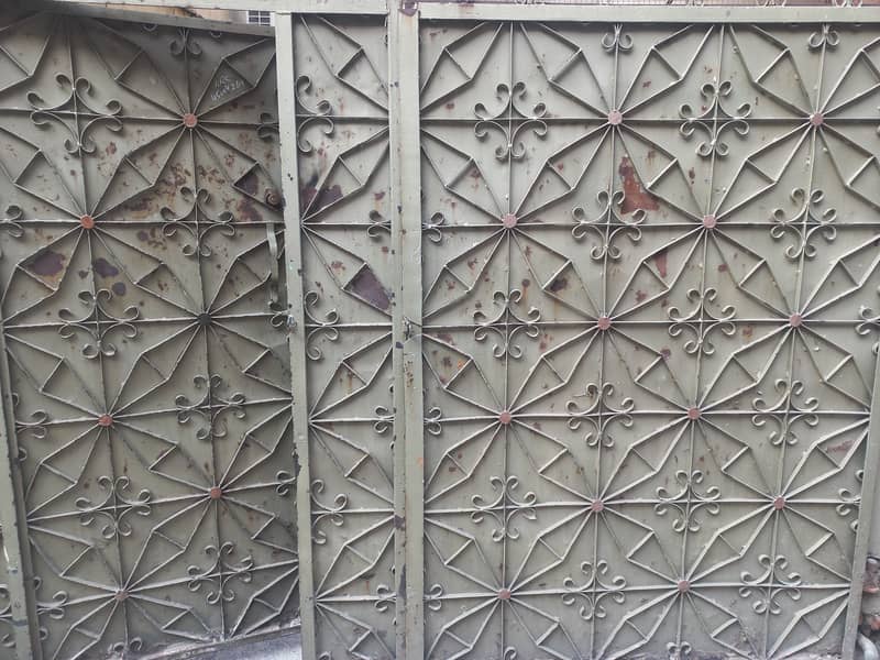 MAIN GATE 1