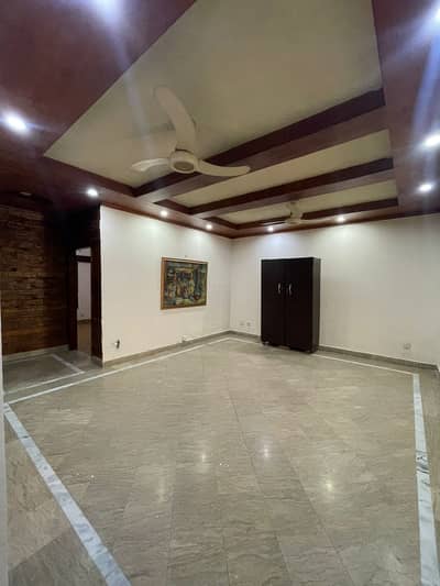 10 Marla Upper Portion With Tiled Floor