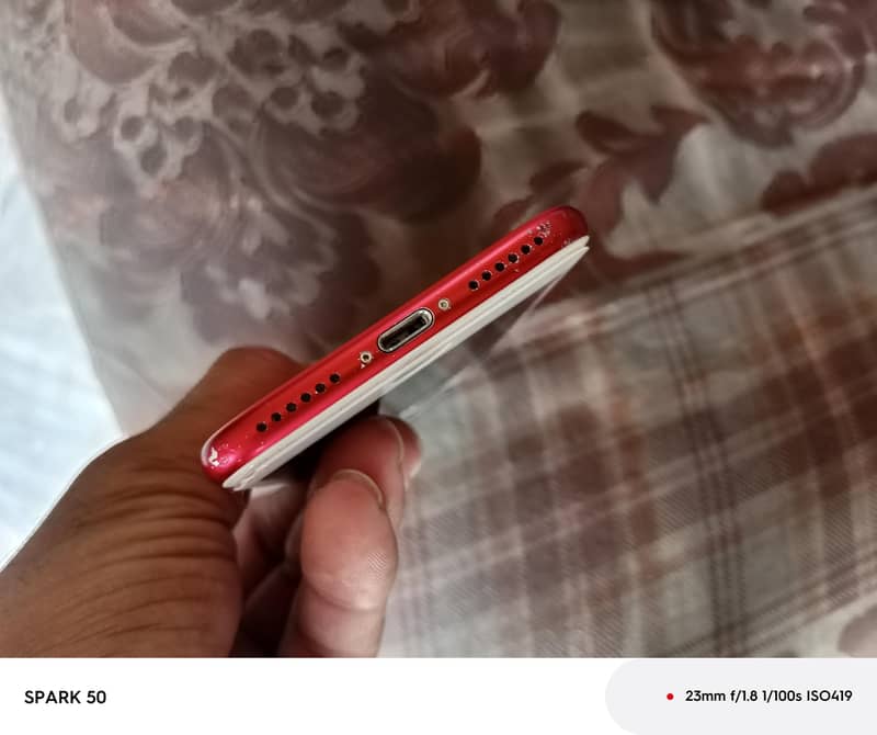 Apple iPhone 7 3