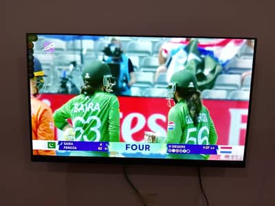 32" Original AIVA Android LED