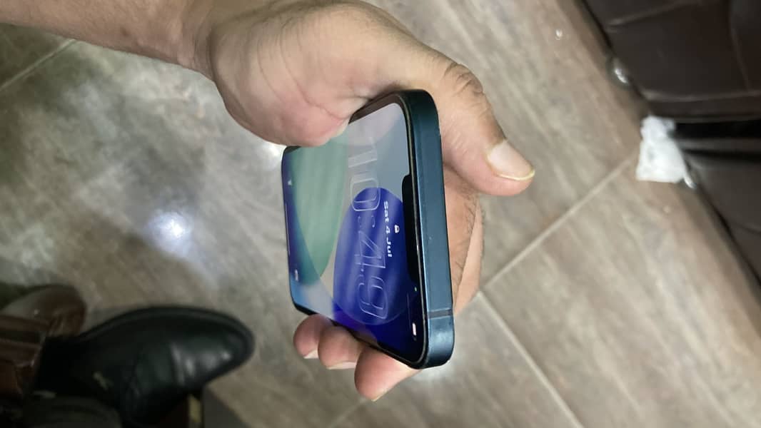 Apple iPhone 13 1