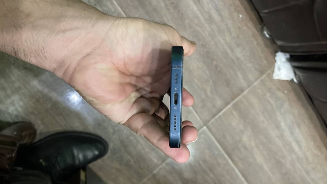 Apple iPhone 13 3