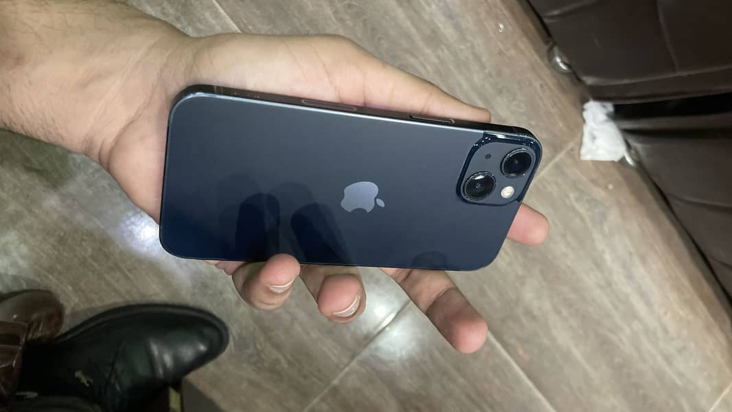 Apple iPhone 13 2