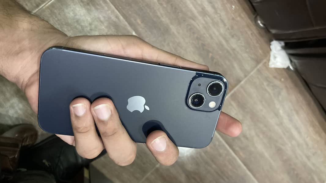 Apple iPhone 13 7