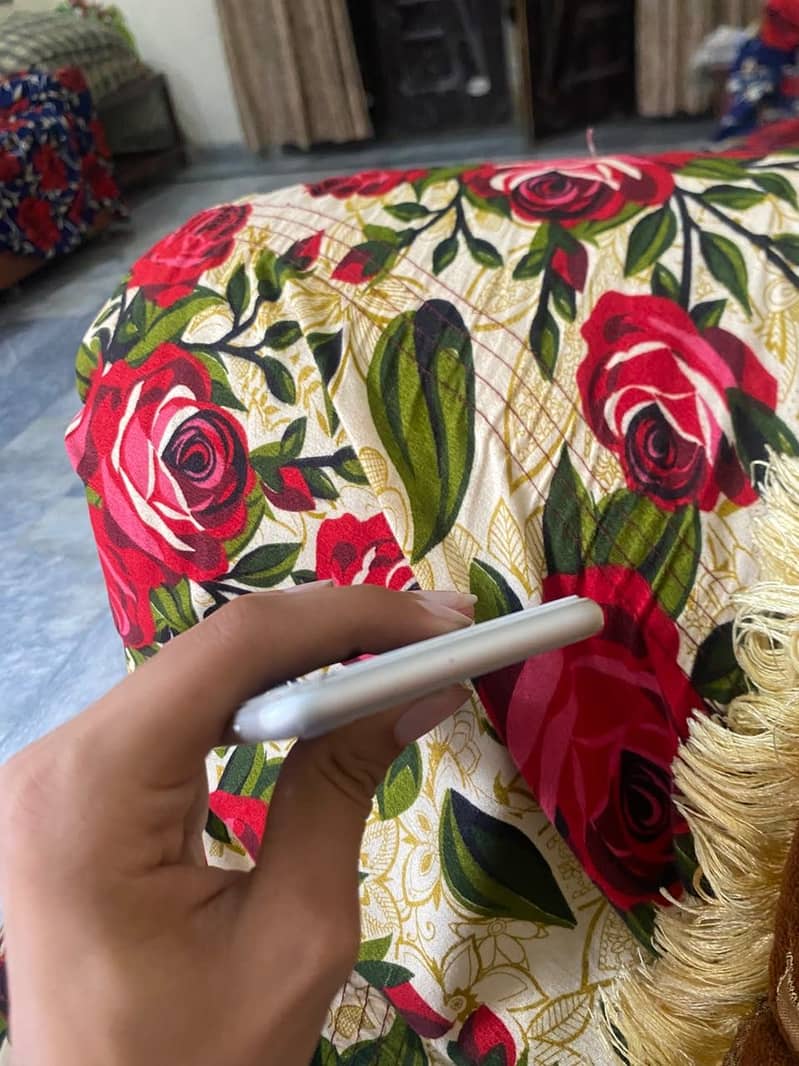 Apple iPhone 8 3