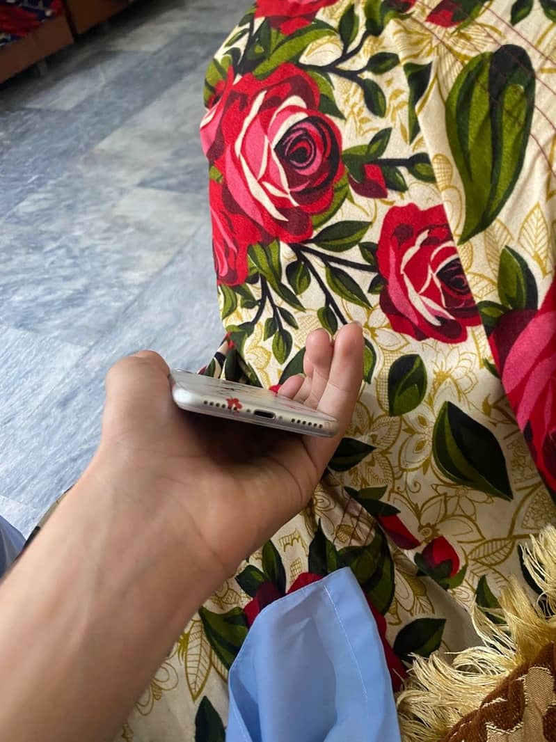 Apple iPhone 8 5