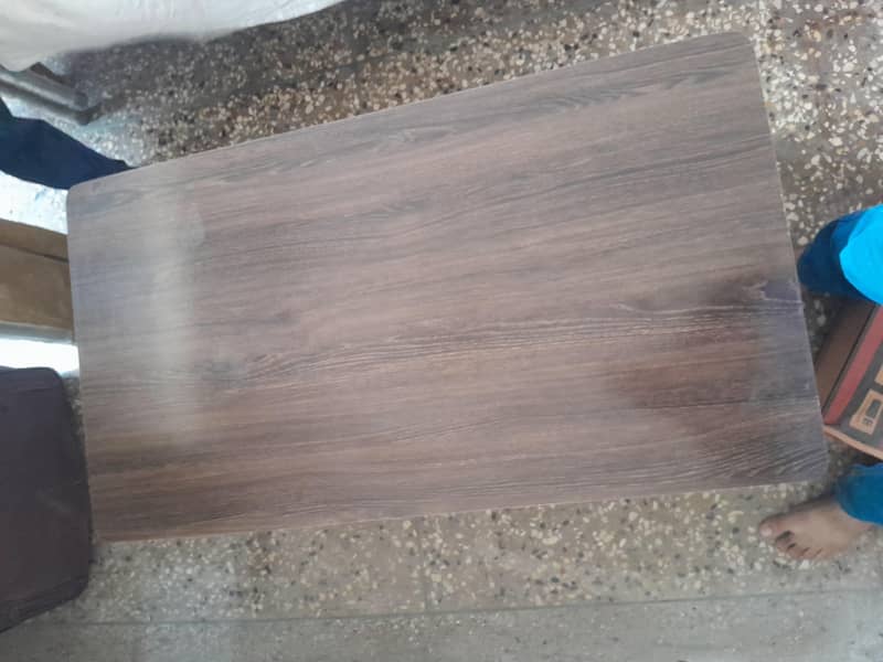 Center Table 0