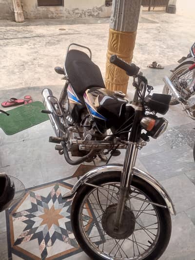 Black Honda 125 2010 Model available for sale
