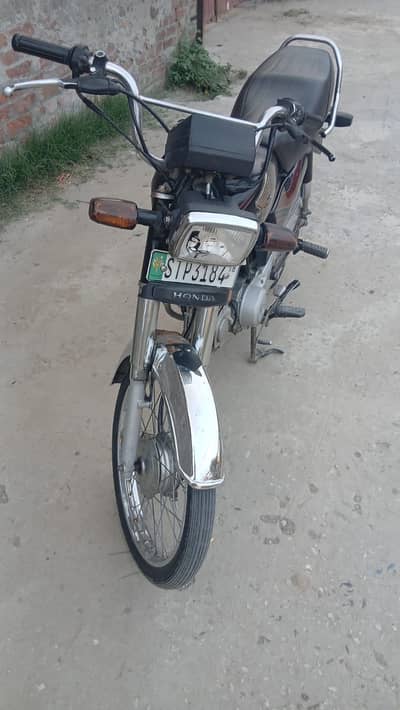 Honda CD70 2018
