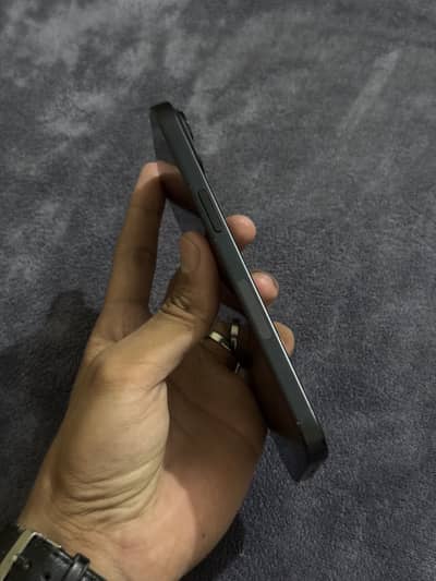 Apple iPhone 15