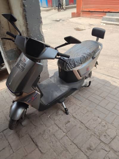 UNITED SMART-PRO SCOOTER