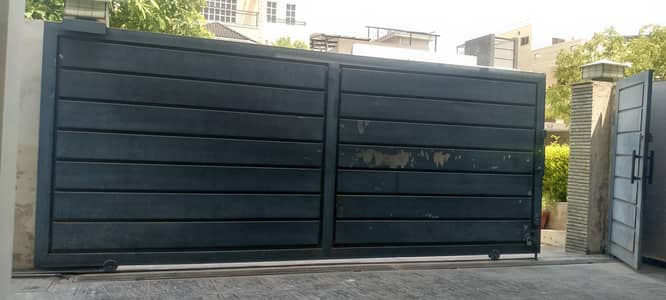 man gate